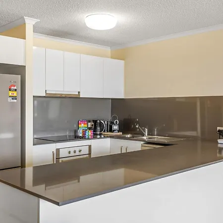 Family-friendly 2 Bed Retreat Yard Parking Albion Apartment