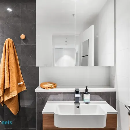 Apartment Sky Tower Luxe Retreat Pool & Gym *