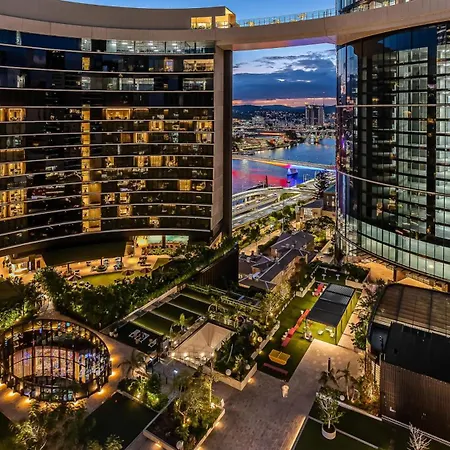 Sky High Luxury 2 Bedroom Cbd With Pool Gym And River Views Brisbane
