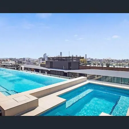 Modern 2br And Pool With South Square Apartment Brisbane