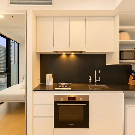 Modern W Pool, Gym, Views - South Apartment Brisbane