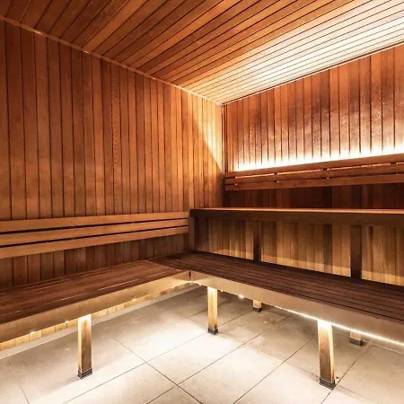 Apartment Level 22 Skyline Views With Sauna, Gym, Pool And Free Parking Brisbane