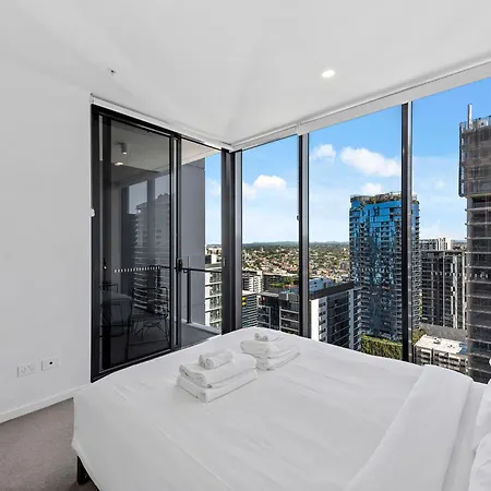 Breathtaking Sunset Views & Fantastic Location! Apartment Brisbane
