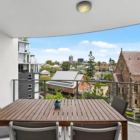 Apartment South Bank With Pool, Hot Tub & Parking *