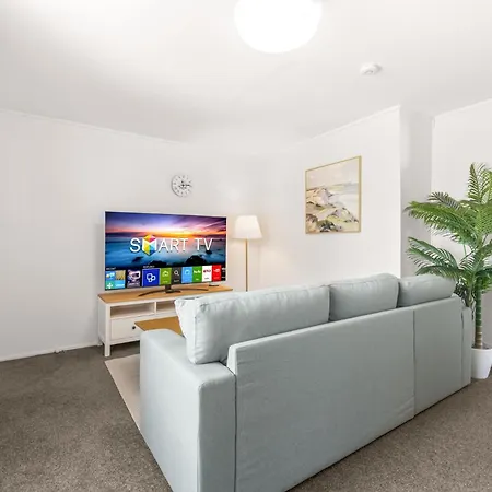 Peaceful 1-bed In Kedron With Parking Apartment *