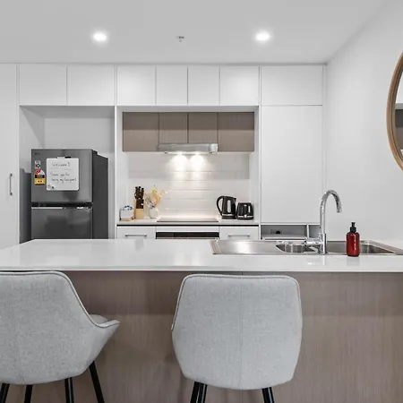 Apartment Bright & Spacious 1br With Balcony & Car Park! Brisbane