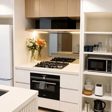 Queens Wharf Floor, 2 Bedrooms, 1 Parking *