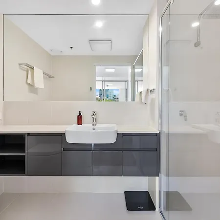 Cbd Next To Parkland! Amazing Views! * Brisbane
