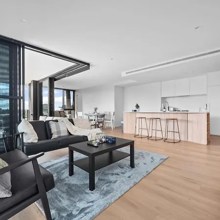 Skyhigh Retreat View And Shopping At Your Doorstep *