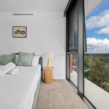 Skyhigh Retreat View And Shopping At Your Doorstep Apartment