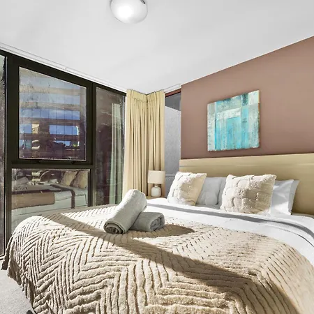 Apartment Full Water View - Sleeps 7 - Parking - Pool & Sauna Brisbane