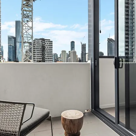 Views & Amazing Location! Free Parking & Wifi * Brisbane