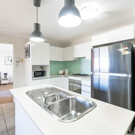 Apartment Spacious Riverside 2br Cbd Parking Pool & Gym