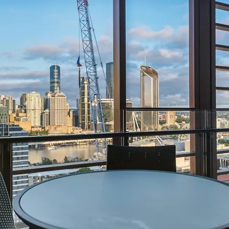 Urban Escape: Great Location W/ Cityscape Apartment
