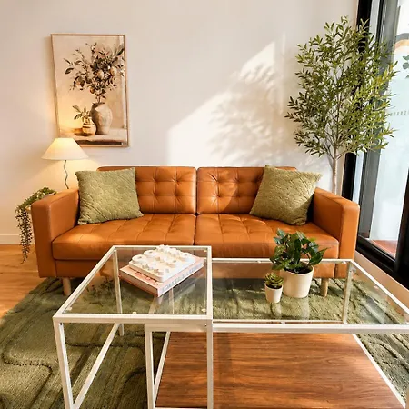 Skyline Sanctuary Luxe Valley Apartment *