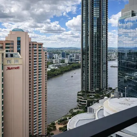 Sky-high Haven-rooftop Infinity Pool Parking Wifi Apartment Brisbane