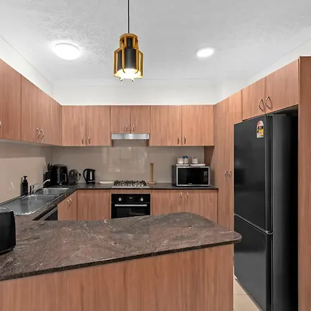 Apartment Spacious 2br With Wifi, Parking & Balcony *