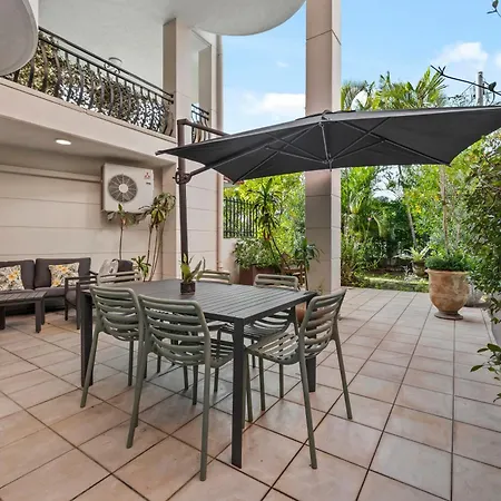 Spacious & Cozy 2br With Parking, Balcony & Wifi Apartment Brisbane