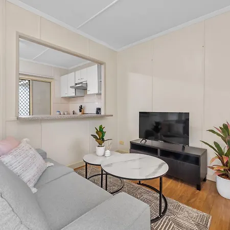 Comfy 1br With Parking - Close To Gabba & Hospitals