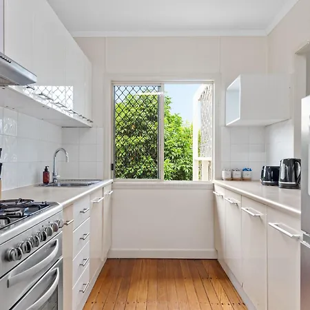 Cozy 1br W Balcony, Parking, Wifi And Study Desk Apartment