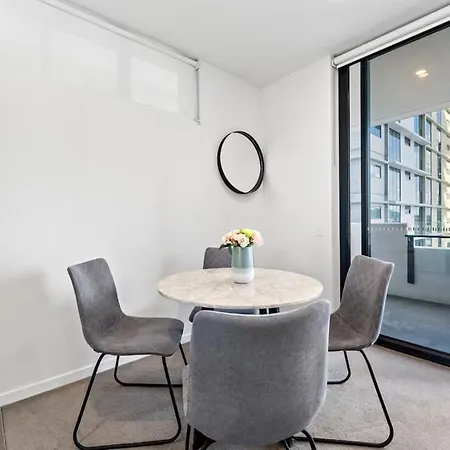 Chic 1br With Pool And Parking Apartment Brisbane