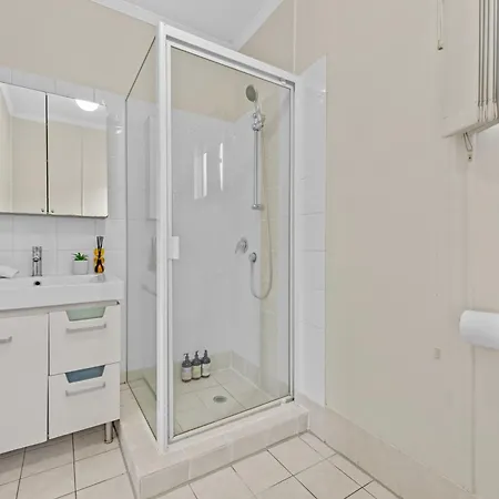 Comfy & Cozy 1br With Parking, Wifi And Study Desk Apartment Brisbane