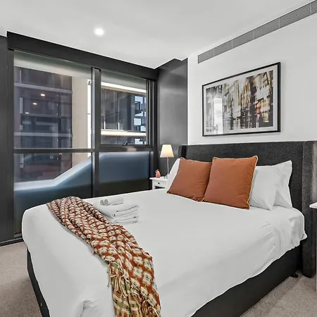Luxe 3br With Stunning Views, Parking And Pool Apartment *