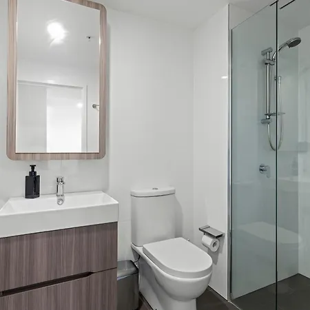 Stunning With Sunset Views, Car Park, Gym And Pool Apartment *