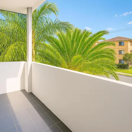 Apartment Modern Luxury Private Unit Near Airport & Cbd