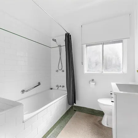 Apartment Spacious Cbd - Short Walk To Hospitals *