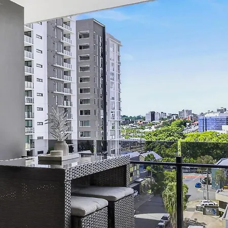 Apartment Milton Luxe 1bd With Views Pool Car Park Balcony Walk To Suncorp *