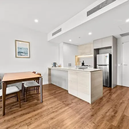 Apartment 9th Floor Retreat - River Views With Parking *
