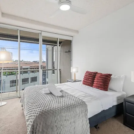 Apartment Modern Inner-city In Valley Heart Of Brisbane
