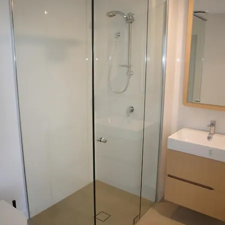 Spacious Two Bedroom In South Apartment