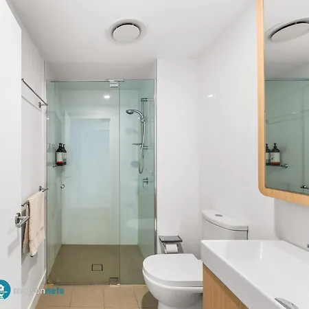 South 1 Bedroom With Pool Apartment Brisbane