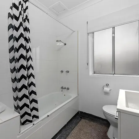 Apartment Stylish And Cozy - Short Walk To Hospital
