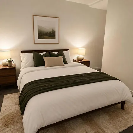 Apartment 2br In Fv Flatiron | Pool, Gym, Train Brisbane