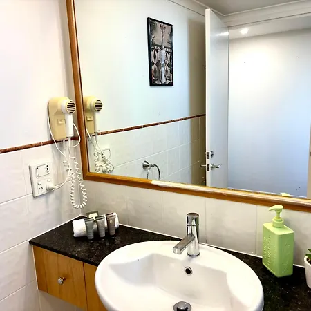 Compact Cbd | Pool & Gym Access