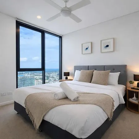 2br Utopia Fortitude Valley -pool-rooftop-king Beds