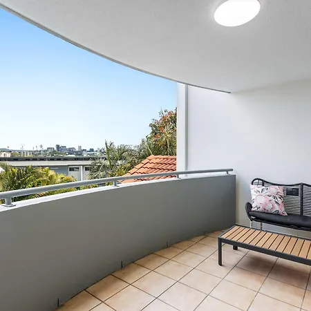 Family-friendly 2 Bed Retreat Yard Parking Albion * Brisbane