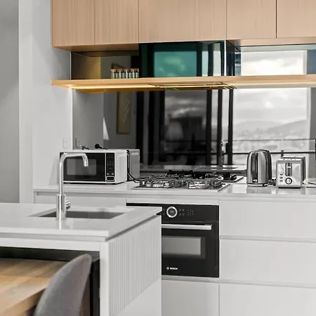 Queens Wharf - Beautiful 13th Floor Executive * Brisbane