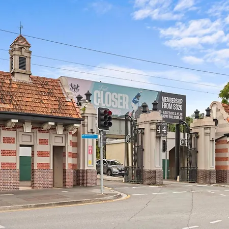 Ascot Apartment