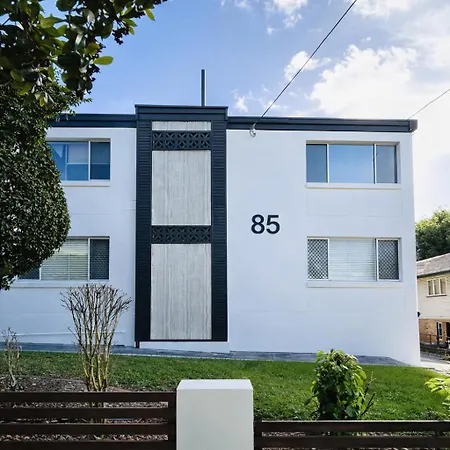 Cozy And 1 Bedroom Apartment *