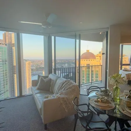 Luxury Cbd With 180 River Views & Rooftop Pool