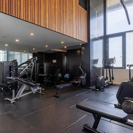 Lvl72 Breathtaking Views With Parking, Pool & Gym Brisbane