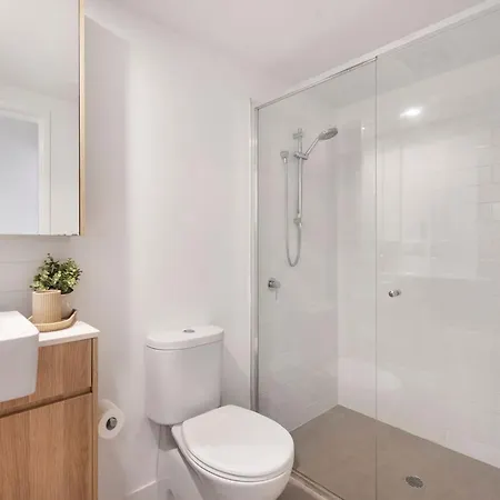 Fortitude Valley Hideaway - 2Br Apartment With Balcony & 2 Free Car Bays Apartment Brisbane