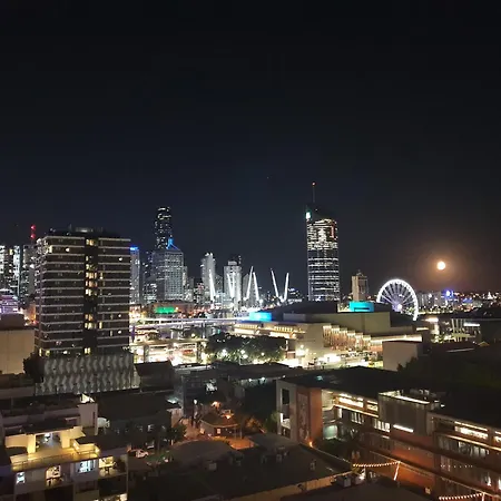 Breathtaking Views & Brisbane's Location! Apartment *