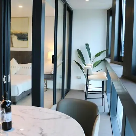 Luxe-valley 2br 2bath Infinity Pool Apartment