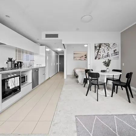 Stylish Fortitude Valley Aptcity Views Parking Brisbane