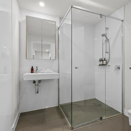Views & Amazing Location! Free Parking & Wifi Brisbane